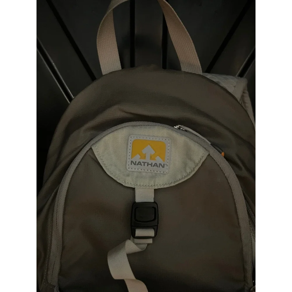 Nathan Hydration Backpack Running Vest Grey‎ White with 2L Water Bladder